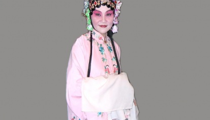 著名剧作家冯光宇安放我园